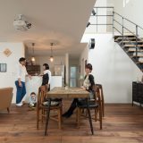 ヴィンテージ家具が映えるおしゃれな暮らし