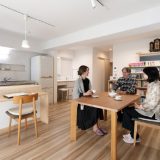 マンションで叶えた、 家じゅうに自然光が届く住空間